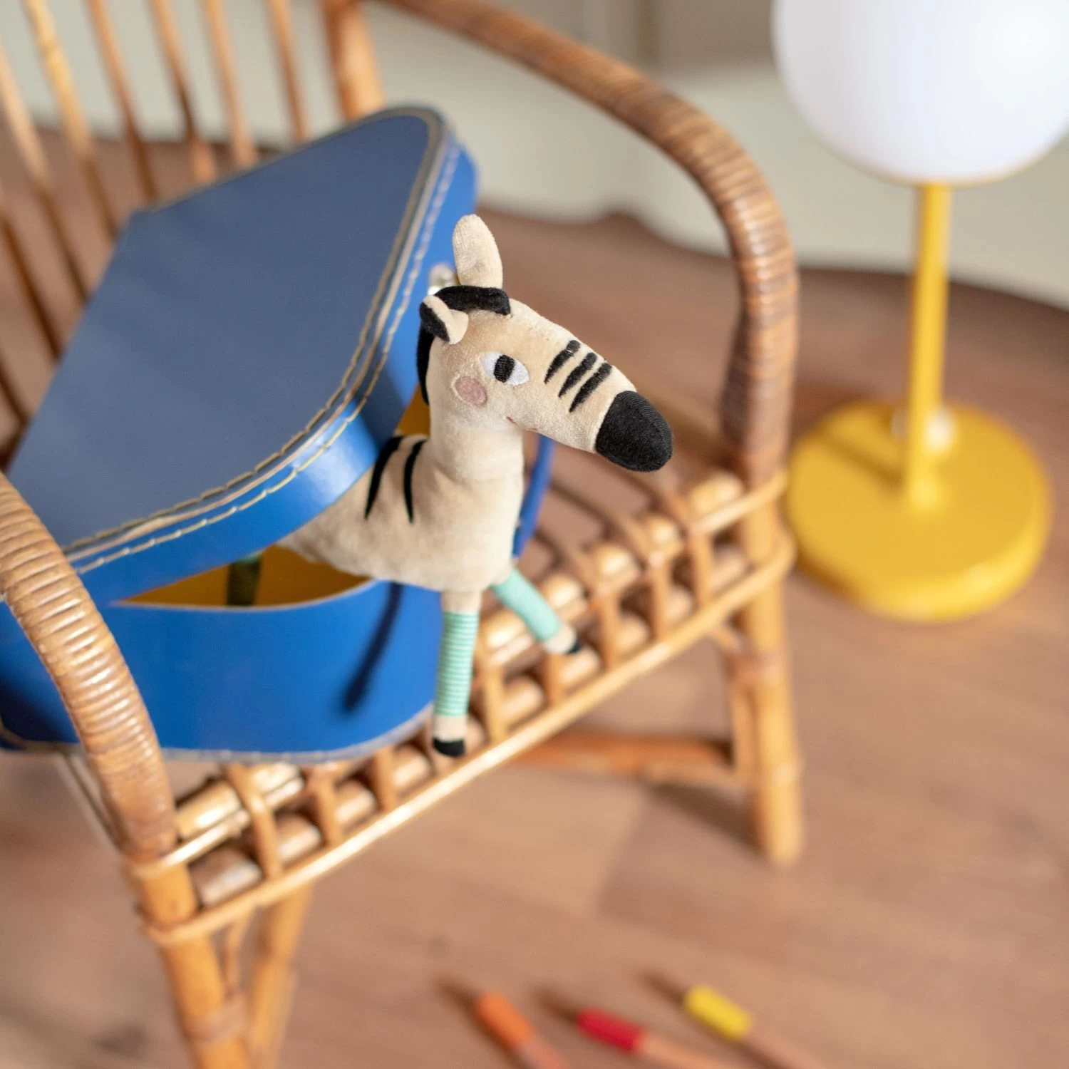 Moulin Roty Petite Peluche Zèbre 2 Moulin Roty Petite Peluche Zèbre – Image 2