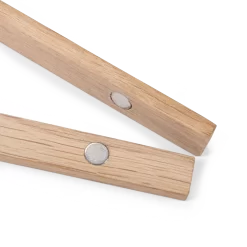 Moulin Roty Porte-affiche Magnétique En Bois 30 Cm -Magasin bébé Porteaffiche magnetique en bois 30 cm Moulin Roty 2